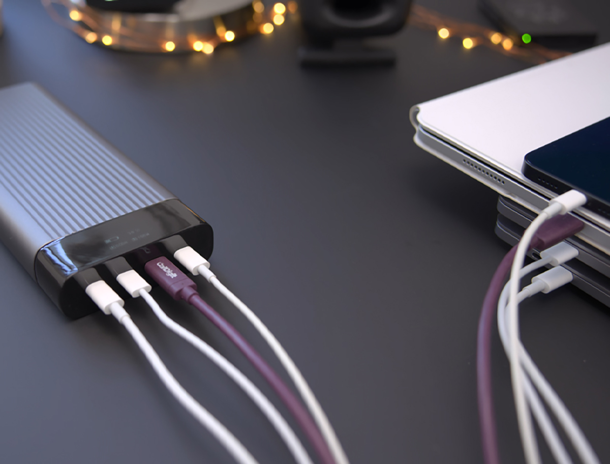 pin-sac-du-phong-hyperjuice-battery-pack-4usb-c-27000-mah-245w-dau-tien-tren-the-gioi-hj245b-12 Pin Sạc Dự Phòng HyperJuice 27000mAh Battery 245W, 4 USB-C - HJ245B