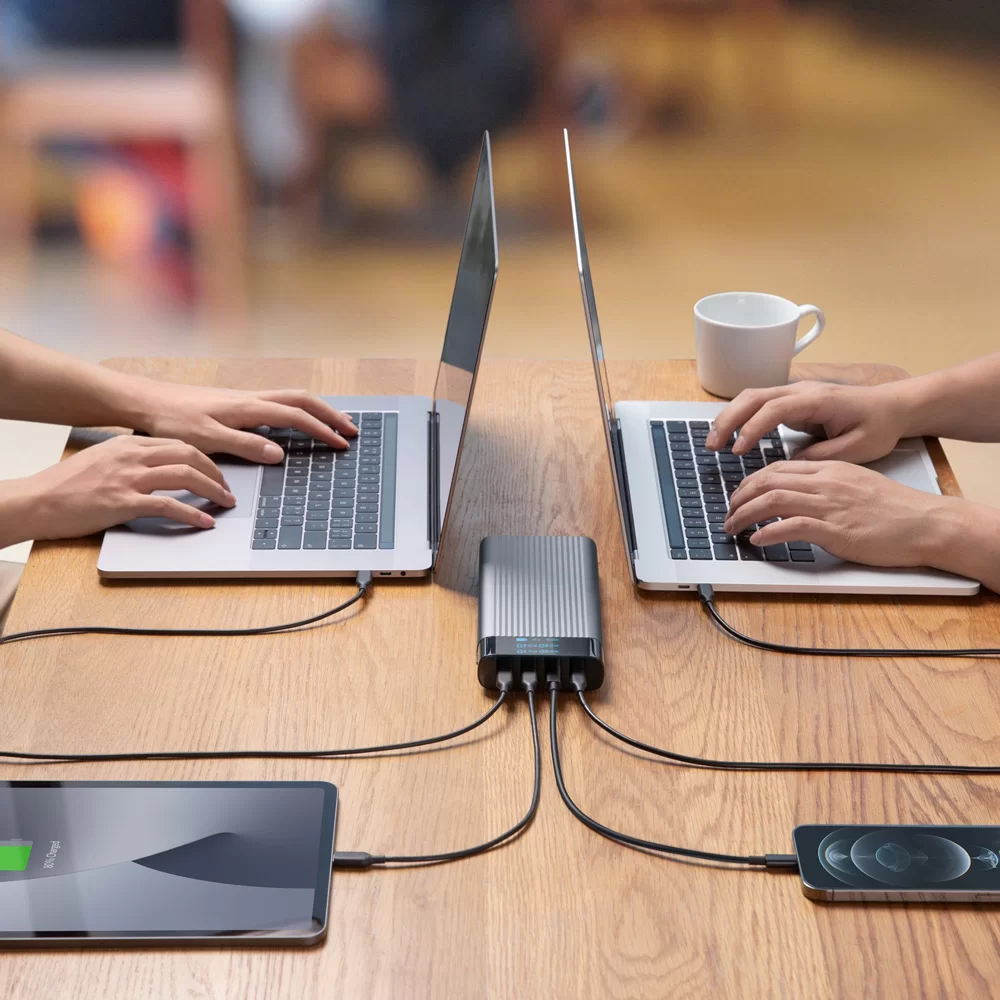 pin-sac-du-phong-hyperjuice-battery-pack-4usb-c-27000-mah-245w-dau-tien-tren-the-gioi-hj245b-7 Pin Sạc Dự Phòng HyperJuice 27000mAh Battery 245W, 4 USB-C - HJ245B